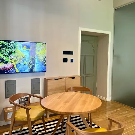 Apartment Chic